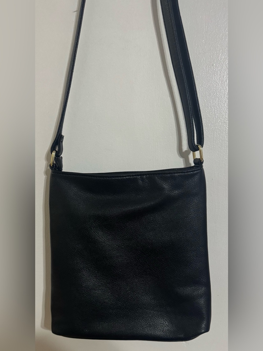 Black Women's Crossbody Bag with Gold Hardware EUC - Picture 3 of 15